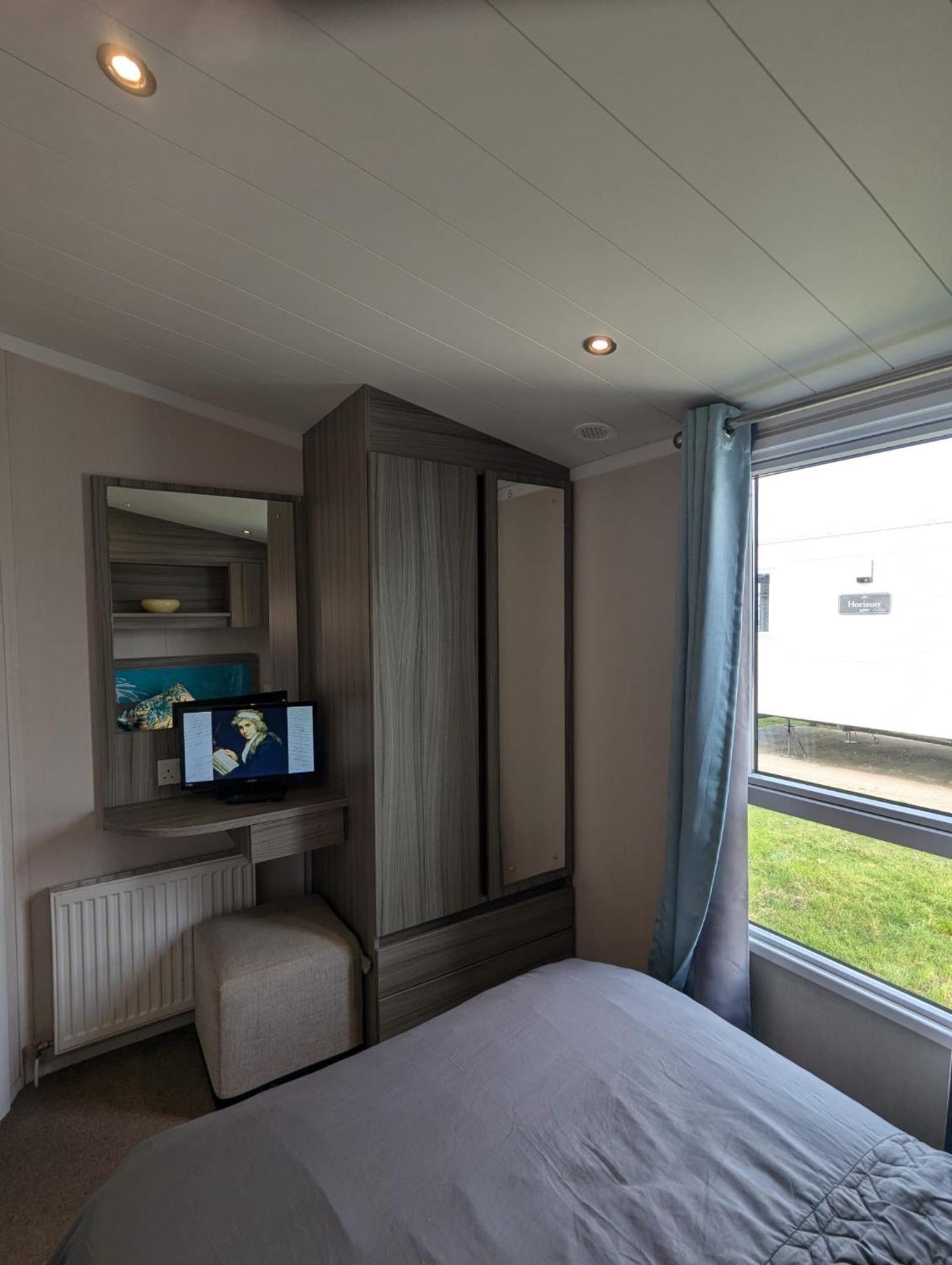 Beautifully Presented Dog Friendly Caravan On Very Popular Littlesea Holiday Haven Park Weymouth Wyke Regis المظهر الخارجي الصورة