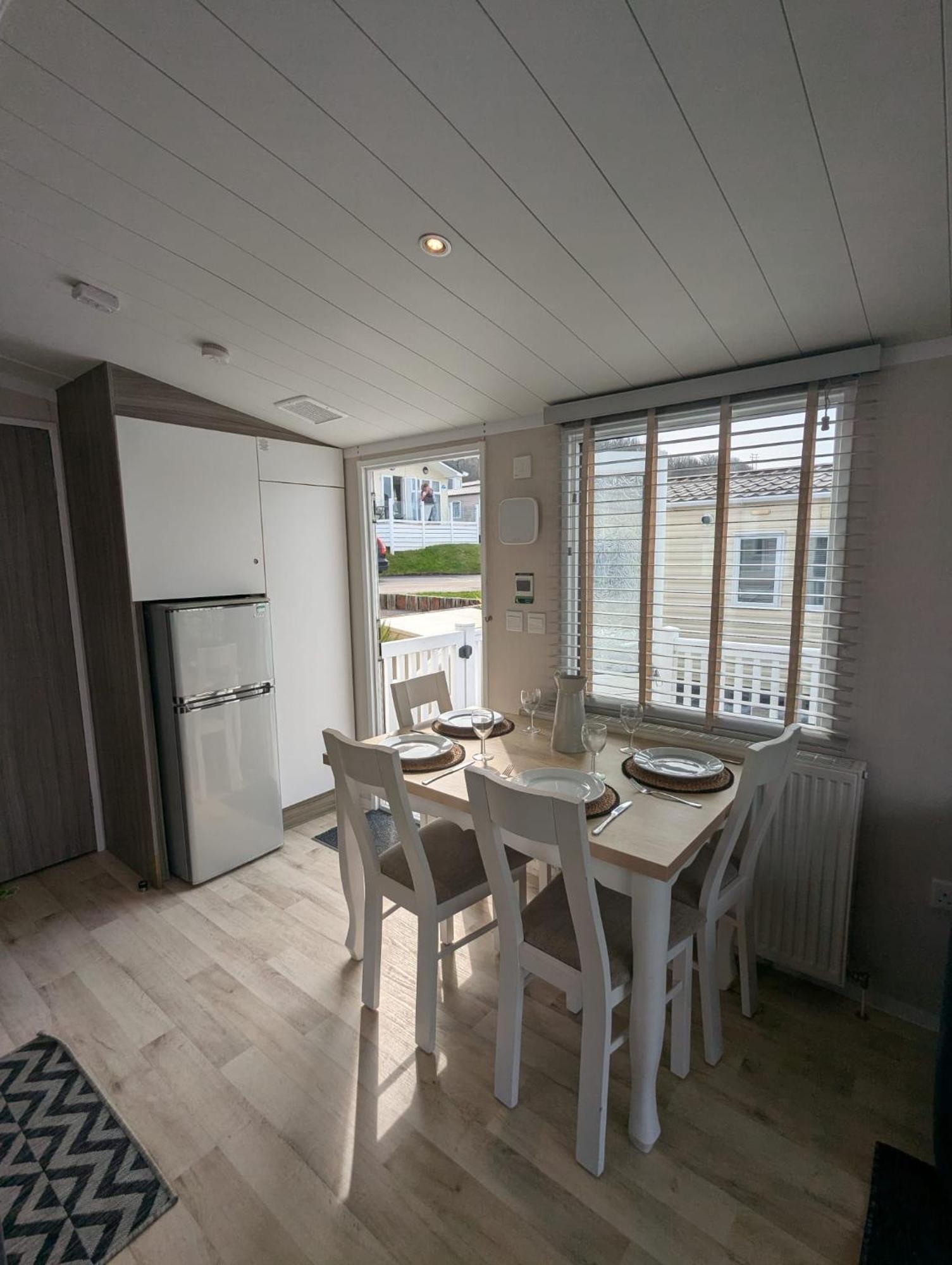 Beautifully Presented Dog Friendly Caravan On Very Popular Littlesea Holiday Haven Park Weymouth Wyke Regis المظهر الخارجي الصورة