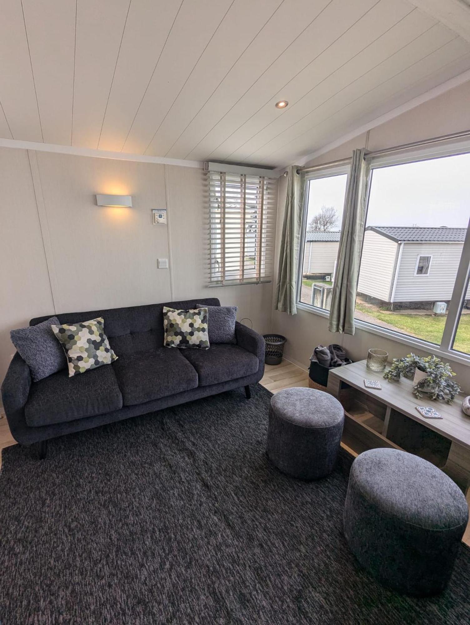 Beautifully Presented Dog Friendly Caravan On Very Popular Littlesea Holiday Haven Park Weymouth Wyke Regis المظهر الخارجي الصورة