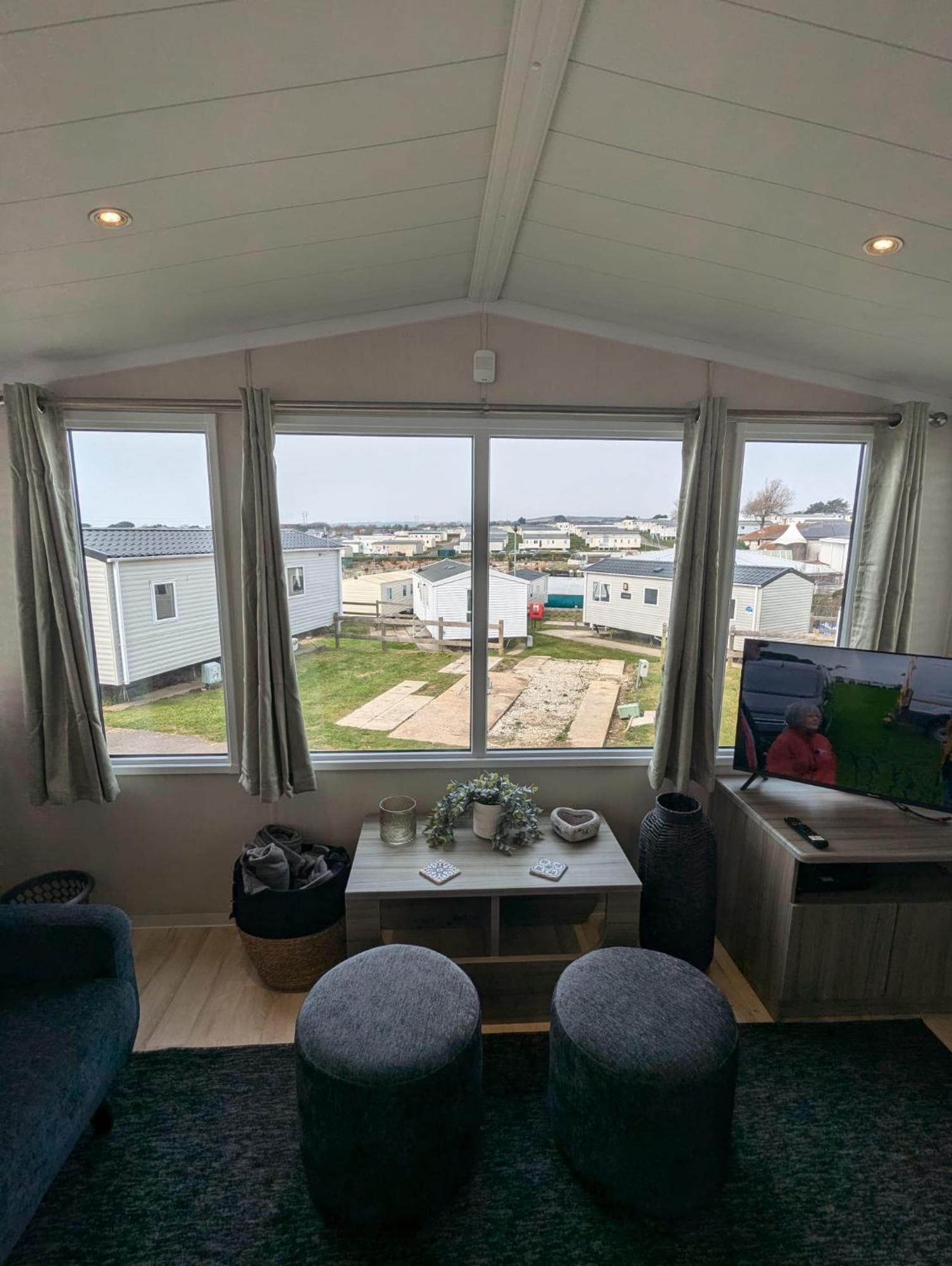 Beautifully Presented Dog Friendly Caravan On Very Popular Littlesea Holiday Haven Park Weymouth Wyke Regis المظهر الخارجي الصورة
