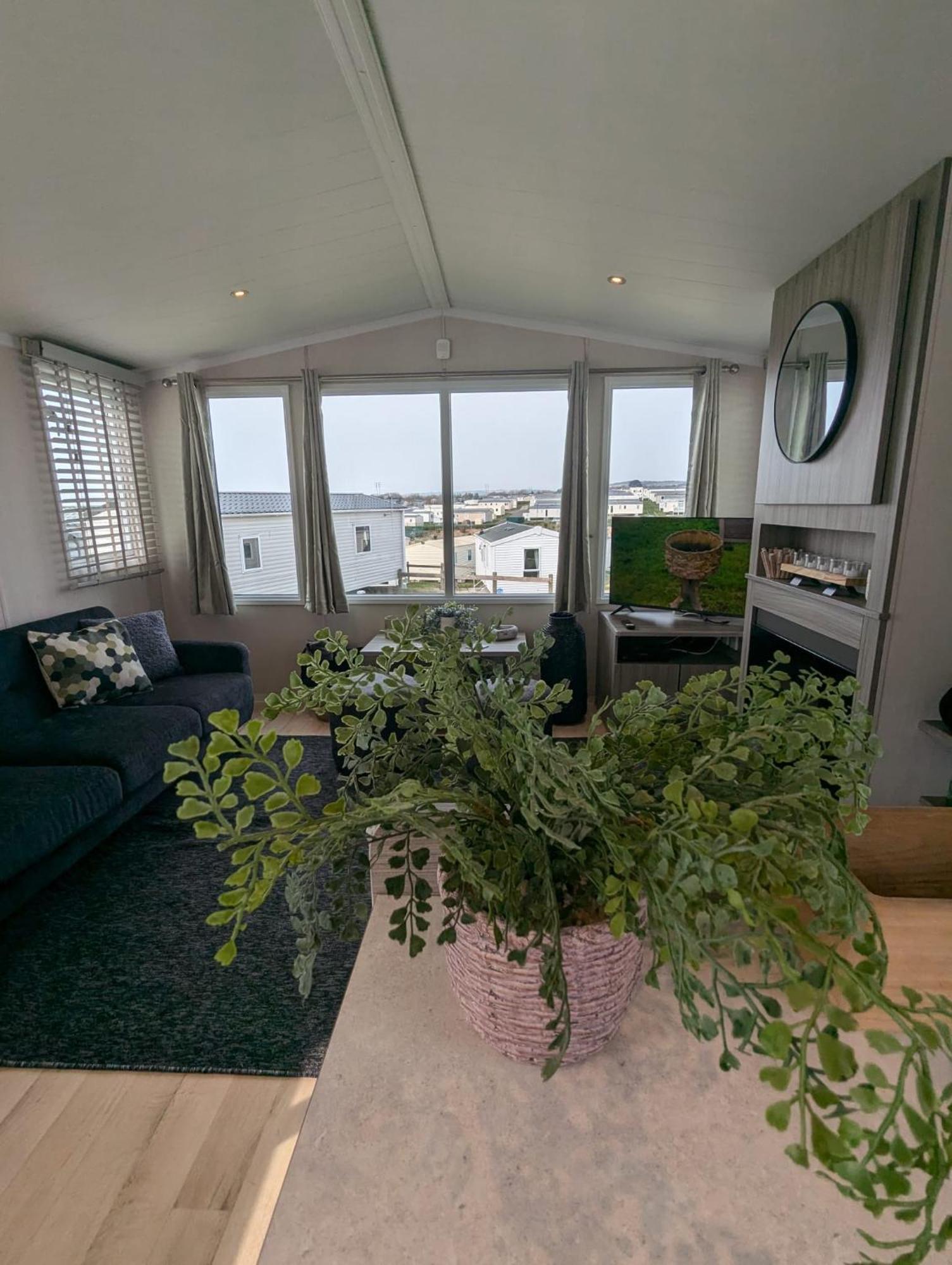 Beautifully Presented Dog Friendly Caravan On Very Popular Littlesea Holiday Haven Park Weymouth Wyke Regis المظهر الخارجي الصورة